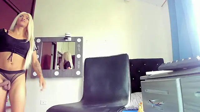xmissinchesxx online show from 09-17-25, 06:21