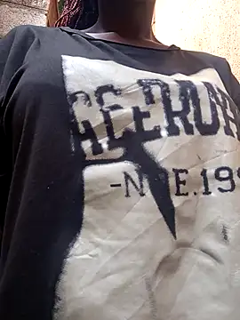 Snapshot of Swirly_blac chatting on 02-26-26, 06:46 Swirly blac online show from 02-26-26, 06:46