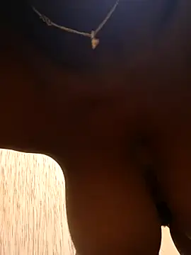 Snapshot of Swirly_blac chatting on 12-15-25, 05:57 Swirly blac online show from 12-15-25, 05:57