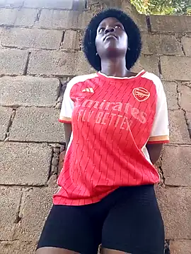 Snapshot of Swirly_blac chatting on 11-13-25, 07:34 Swirly blac online show from 11-13-25, 07:34