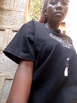 Snapshot of Swirly_blac chatting on 02-21-26, 06:15 Swirly blac online show from 02-21-26, 06:15