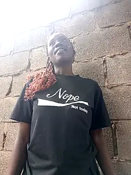 Snapshot of Swirly_blac chatting on 02-23-26, 12:06 Swirly blac online show from 02-23-26, 12:06