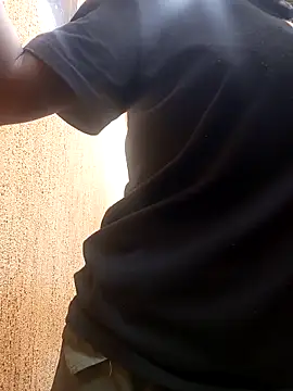 Snapshot of Swirly_blac chatting on 02-19-26, 06:54 Swirly blac online show from 02-19-26, 06:54