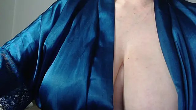 Snapshot of missdaniels chatting on 10-11-25, 02:12 missdaniels online show from 10-11-25, 02:12