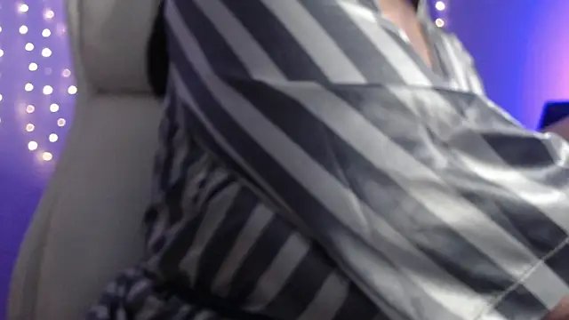 Snapshot of missdaniels chatting on 01-31-25, 12:17 missdaniels online show from 01-31-25, 12:17