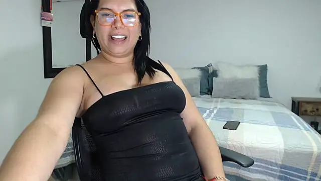 Snapshot of flowerdirtty chatting on 05-22-26, 12:30 flowerdirtty online show from 05-22-26, 12:30