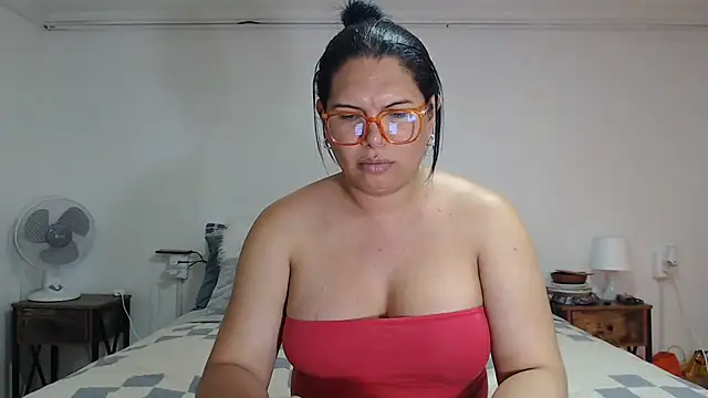 Snapshot of flowerdirtty chatting on 07-26-26, 04:41 flowerdirtty online show from 07-26-26, 04:41