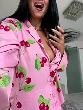 Snapshot of _adelle chatting on 09-18-25, 10:29 adelle online show from 09-18-25, 10:29