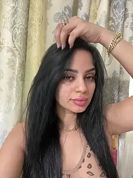 Snapshot of _adelle chatting on 04-17-26, 11:13 adelle online show from 04-17-26, 11:13
