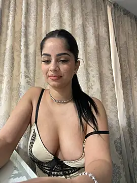 Snapshot of _adelle chatting on 02-27-25, 12:12 adelle online show from 02-27-25, 12:12