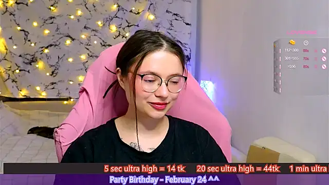 Snapshot of me__hanna chatting on 02-22-25, 11:24 me hanna online show from 02-22-25, 11:24