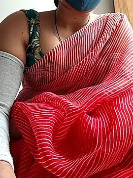 Snapshot of Archna-ji chatting on 02-18-25, 05:20 Archna-ji online show from 02-18-25, 05:20