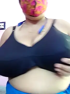 Snapshot of Kayra_34 chatting on 10-30-25, 05:50 Kayra 34 online show from 10-30-25, 05:50