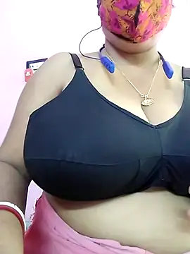 Snapshot of Kayra_34 chatting on 10-17-25, 06:17 Kayra 34 online show from 10-17-25, 06:17