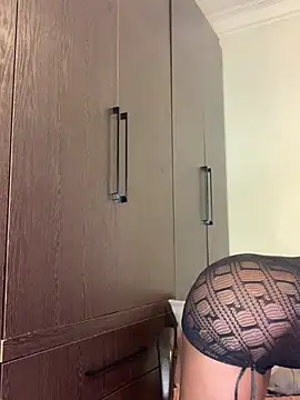 VeryGoodBadGirl1 online show from 07-16-26, 02:58