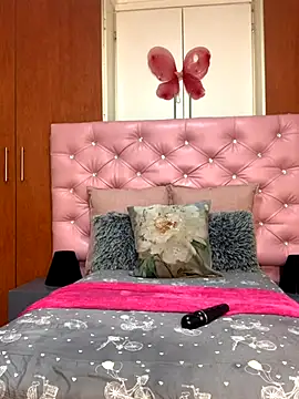 VeryGoodBadGirl1 online show from 11-30-25, 08:48