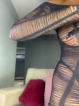 VeryGoodBadGirl1 online show from 06-19-26, 12:05