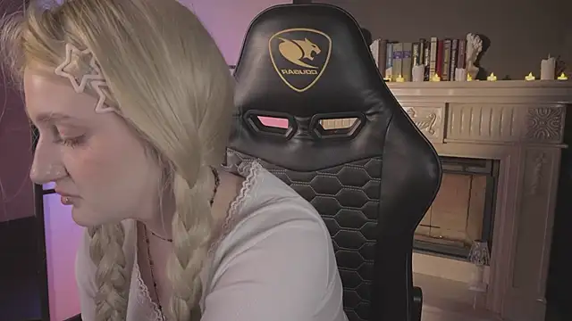 ELLIEJAY online show from 04-19-26, 05:19