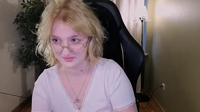 ELLIEJAY online show from 03-06-26, 05:24