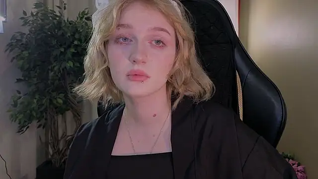 ELLIEJAY online show from 02-25-26, 05:18