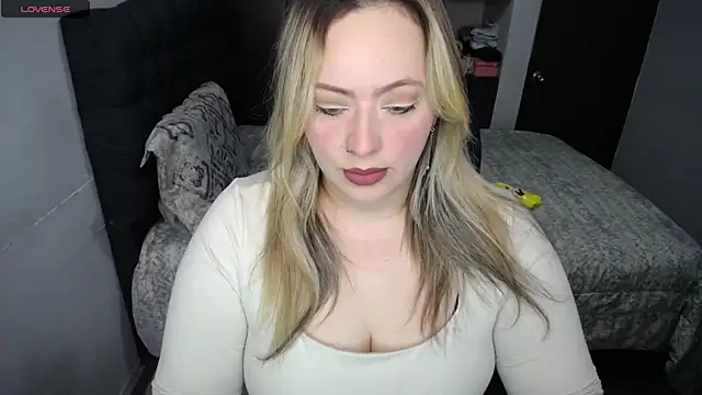 Valentina St online show from 10-28-25, 09:14