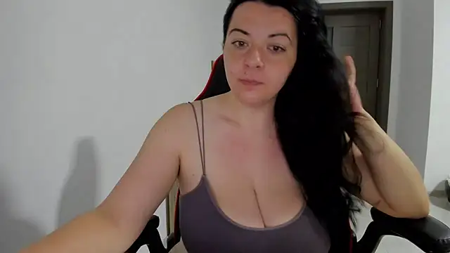 amiraisa11 online show from 06-03-26, 01:39