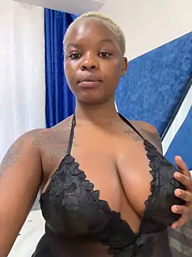 Snapshot of SexxyLunar chatting on 06-16-26, 06:46 SexxyLunar online show from 06-16-26, 06:46