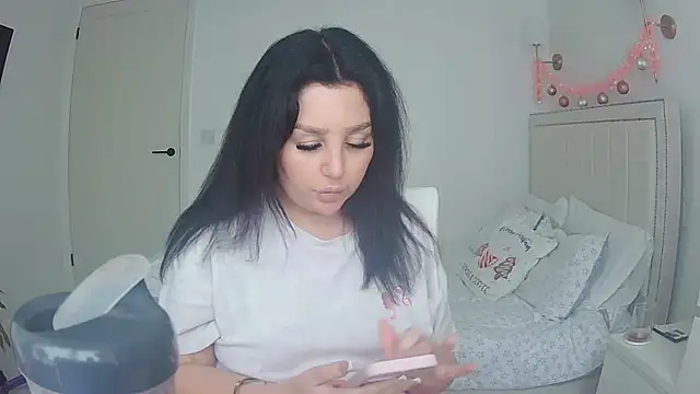 magical mia online show from 12-16-25, 01:59