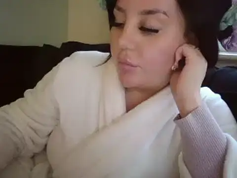 magical mia online show from 02-07-25, 04:03