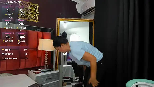 Snapshot of JulianaMartineS chatting on 02-17-25, 07:12 JulianaMartineS online show from 02-17-25, 07:12