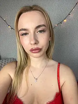 Snapshot of Nicole_blonde0 chatting on 02-08-25, 10:08 Nicole blonde0 online show from 02-08-25, 10:08