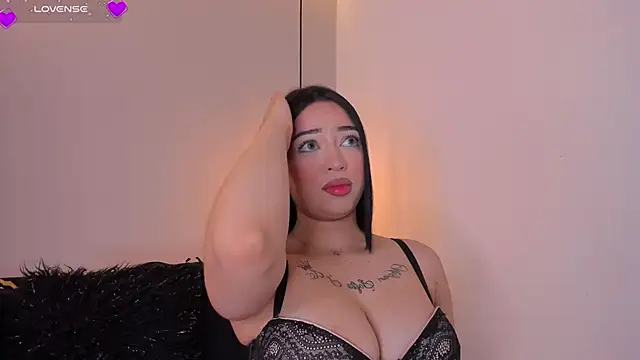 Snapshot of AnthonellaSweet chatting on 10-14-25, 12:28 AnthonellaSweet online show from 10-14-25, 12:28