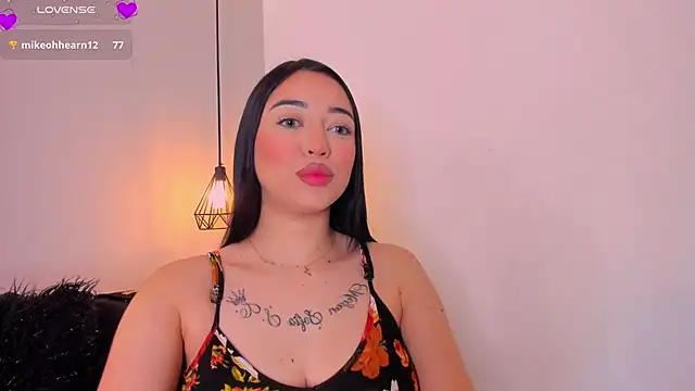 Snapshot of AnthonellaSweet chatting on 10-11-25, 12:28 AnthonellaSweet online show from 10-11-25, 12:28