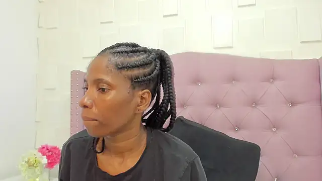 Snapshot of MonicaSchwartz chatting on 03-11-25, 05:35 MonicaSchwartz online show from 03-11-25, 05:35