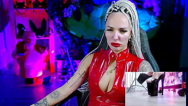 MonicaMaxwel online show from 11-17-25, 11:14