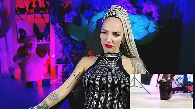 MonicaMaxwel online show from 11-20-25, 10:49