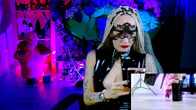 MonicaMaxwel online show from 11-24-25, 11:32