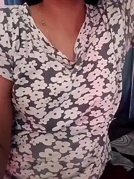 Snapshot of Ankita202 chatting on 10-17-25, 06:17 Ankita202 online show from 10-17-25, 06:17