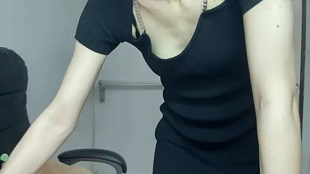 Snapshot of SassyJessi chatting on 05-15-26, 04:10 SassyJessi online show from 05-15-26, 04:10
