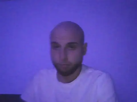 Snapshot of John_86 chatting on 11-01-25, 10:03 John 86 online show from 11-01-25, 10:03