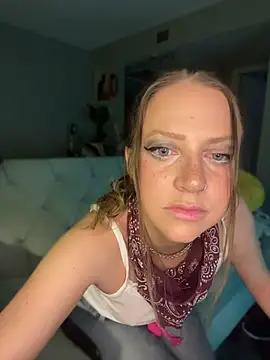 Snapshot of molly_witha_chance chatting on 04-28-26, 01:59 molly witha chance online show from 04-28-26, 01:59
