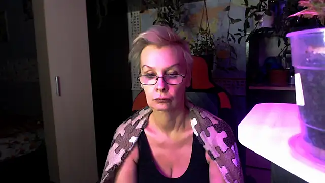 HelgaHimmell online show from 04-05-26, 04:57