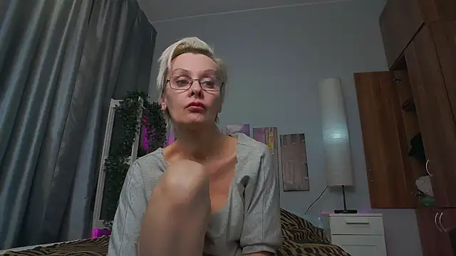 HelgaHimmell online show from 02-27-25, 02:25