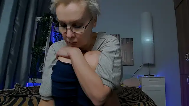 HelgaHimmell online show from 01-18-25, 01:19