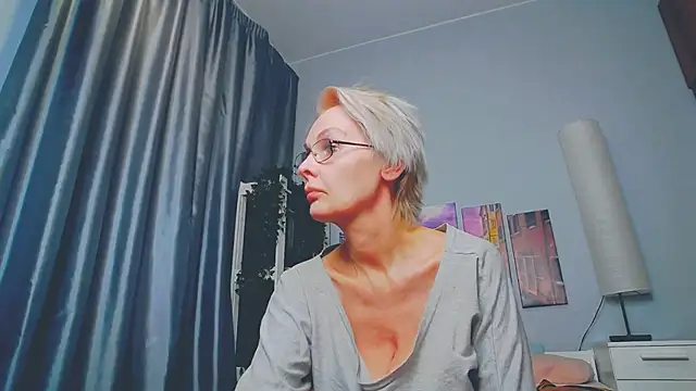 HelgaHimmell online show from 03-13-25, 02:49