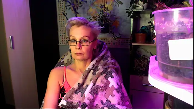 HelgaHimmell online show from 05-06-26, 08:57
