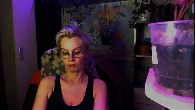 HelgaHimmell online show from 05-04-26, 05:38