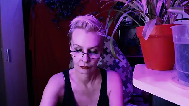 HelgaHimmell online show from 03-25-26, 08:52