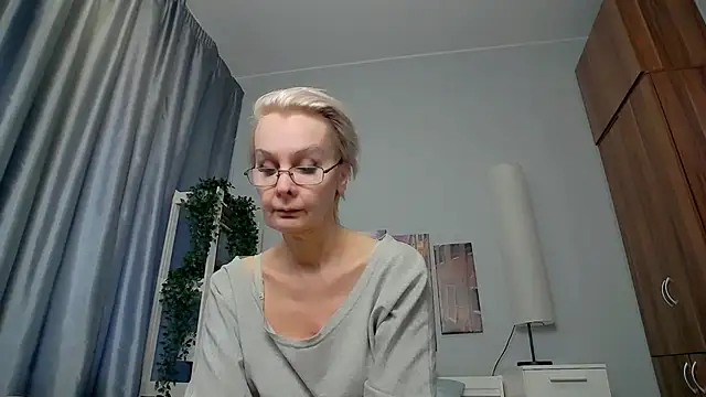 HelgaHimmell online show from 03-17-25, 07:13