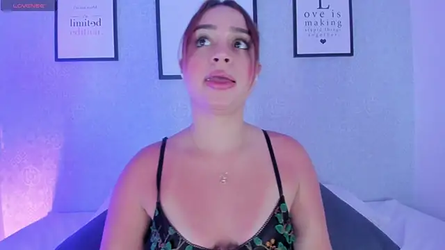 Snapshot of sophia_98 chatting on 03-17-25, 08:09 sophia 98 online show from 03-17-25, 08:09